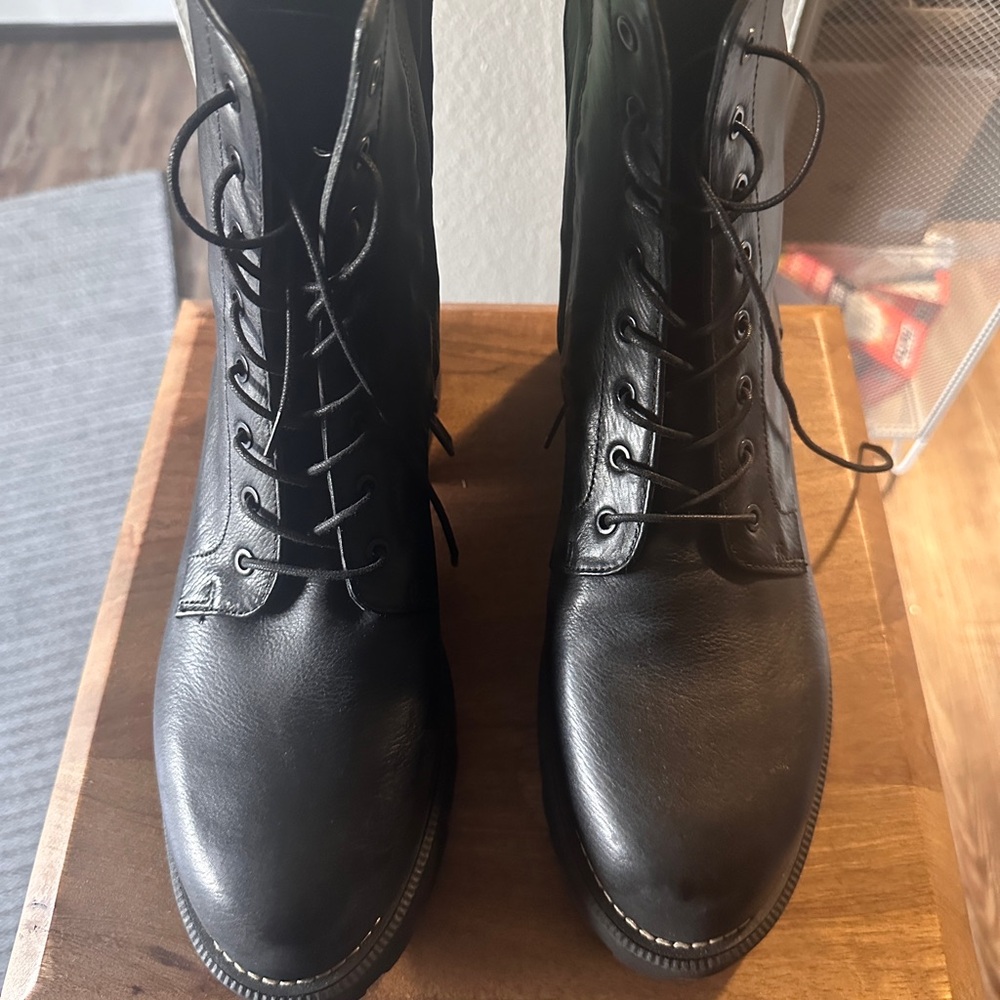 Sam Edelman Black Combat Boots with Lace-Up Design WOMEN